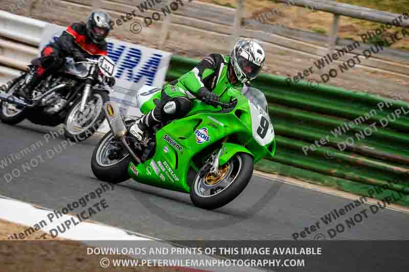 Vintage motorcycle club;eventdigitalimages;mallory park;mallory park trackday photographs;no limits trackdays;peter wileman photography;trackday digital images;trackday photos;vmcc festival 1000 bikes photographs